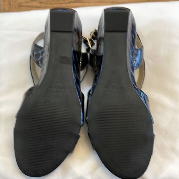 Walking Cradles Navy strappy sandals.   New - Picture 5 of 8